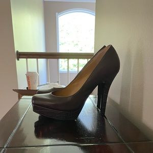 Nine West platform close toe pump 6.5